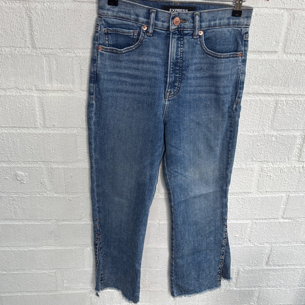 Express Studded Cropped Flare High Rise Blue Denim Jeans sz 4